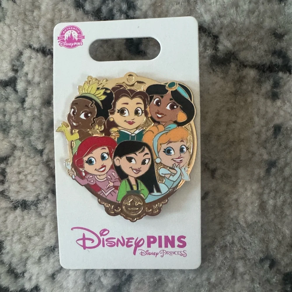 Disney Parks Princess Group Pin Ariel, Tiana, Belle, Jasmine, Cinderella & Mulan - Picture 3 of 3
